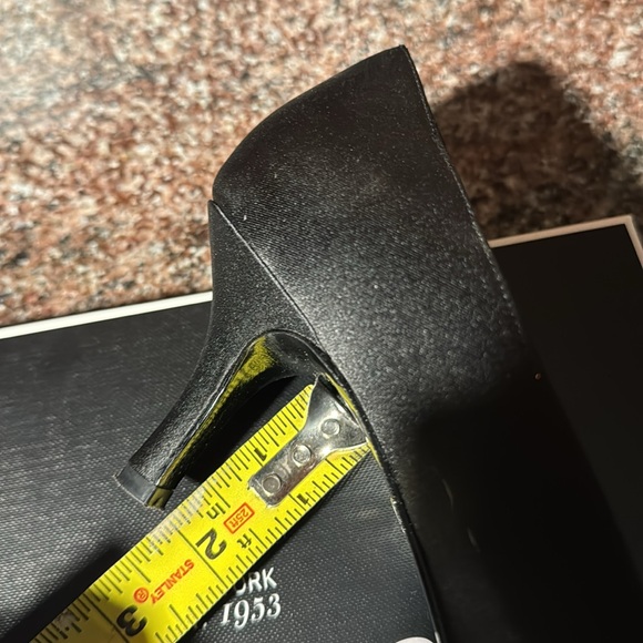 Like new in box Nina peep toe satin heels size 10 - Picture 11 of 12